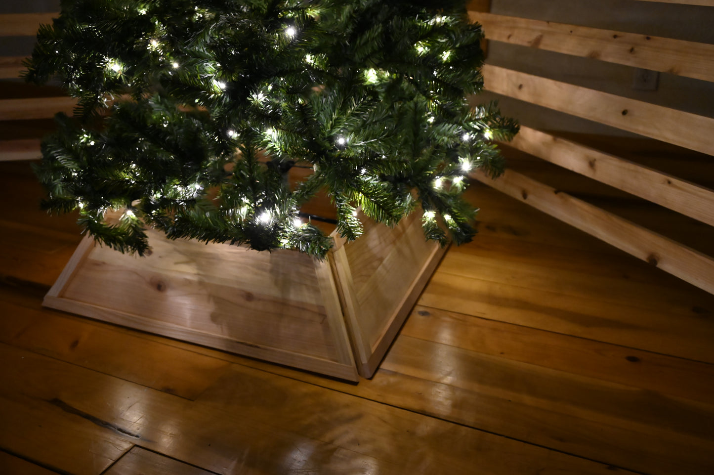 Cedar Christmas Tree Skirt